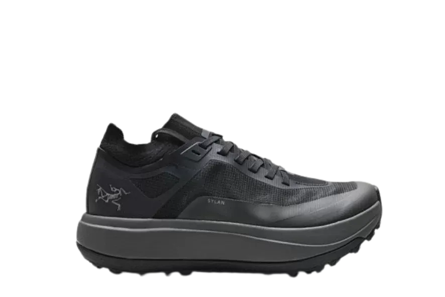 Gore-Tex Mountain Running Shoe Built for Speed
